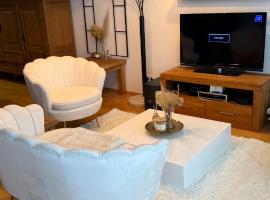 Family-friendly oasis with sauna & terrace, hotel v destinaci Mettmann