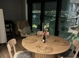 City Center 7th Floor Apartement with Beautiful View 2 bedroom Free parking