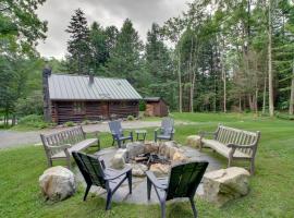 Award-Winning Log Cabin, Top 5 in New England!, hotel in Londonderry