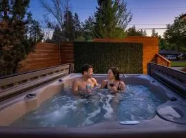 Downtown BnB House - Hot Tub - Barrel Sauna