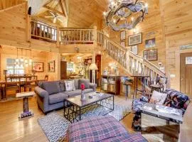 Creekside Cabin in the Heart of Maggie Valley