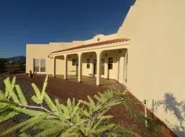 Beautiful Mountain side home Casa Sunny Side