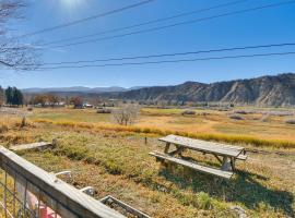 Group Ski Retreat Drive to Beaver Creek and Vail!, hotel v destinaci Eagle