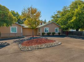 Renovated Best of Central Sac Neighborhood Unit B, hotell sihtkohas Sacramento