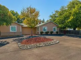 Central Sac Gem - Near DT & Cal Expo, Free Parking, Unit B