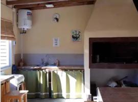 Cabañitas surf bruskas, guest house in Miramar