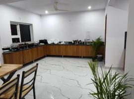 Keerthis Comforts -Near Kempegowda international Airport Hotel, hotel v destinaci Bengalúr