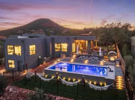 Sedona Dream - 5BR Pool Spa Firepit Golf