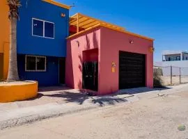 Condo 4, In town and steps to the beach and Malecon