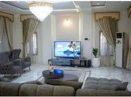Aniyah Home