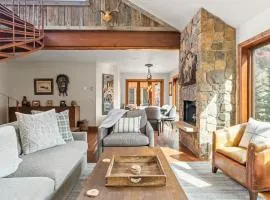 Ghostriders 11 by AvantStay Top Floor Condo w Large Patio Mountain Views