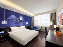 Orange Hotel Shanghai Xujiahui Caobao Road Subway Station