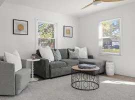 Cozy 2BR Home Near Downtown w Backyard & Parking