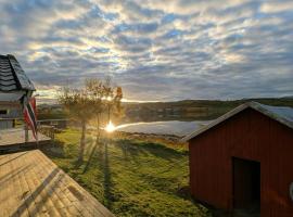 Renovated Cottage With Sea Views In Kjeldebotn, ξενοδοχείο σε Tårstad
