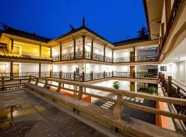 Zhangjiajie Tianchong Yunhai Resort Hotel