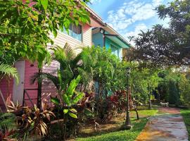 Ban Roi Pah, huisdiervriendelijk hotel in Ban Khlong Si
