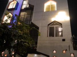 Goyal Hoteliers - Hotel Vasudha, hotel sa Vrindāvan