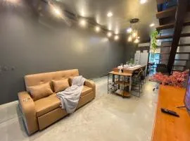 HOUSE BKK96 Old Town Oasis - Your Cozy & Local Eats