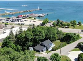 The Blue Bliss, hotel in Saint Ignace