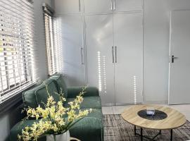 Navy Pearls 2, hotell sihtkohas Germiston