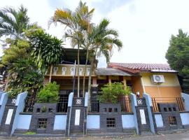 Homestay Syariah Jogja Dekat UII By Simply Homy, ξενοδοχείο σε Ngemplak