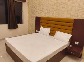 Hotel O Surya Hotel, ξενοδοχείο σε Kākori