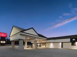 Ramada by Wyndham Grayling Hotel & Conference Center, hotel in Grayling