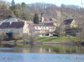Badefols-sur-Dordogne에 위치한 호텔 Hôtel-Restaurant Côté Rivage
