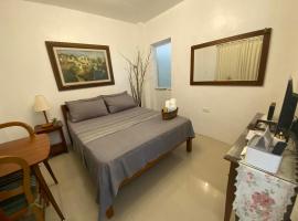 La Sierra Guest House, Hotel in Manbiga