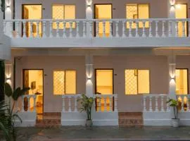 8fold by Larisa, Siolim