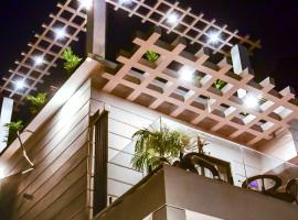 Saya's Abode - Railview Suites, hotel v destinaci Tezpur