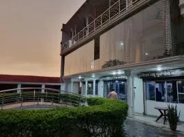Hotel New Gurudeo Basera And Family Restaurant