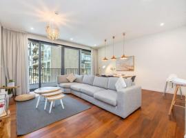 FAM Living City Walk - Opposite City Walk Mall - 2A, hotel in Dubai