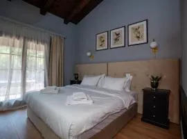 Deluxe Double Room by MANAGR