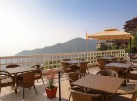 Hotel Samrat - On Mall Road