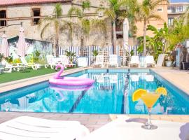 Hotiday Taormina Mazzeo، فندق في تاورمينا