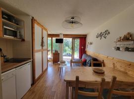 V du Bachat Arolles A03 - Appt 4 pers，尚魯斯的飯店