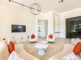 Spacious villa with jacuzzi and activities