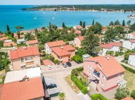 Strandnahe Ferienwohnung Mit Großem Garten