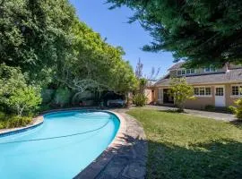 Constantia Getaway with Pool & Garden Near Wine Farms & Nature Trails