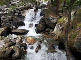 Haus Mattaboni, ξενοδοχείο σε Zernez