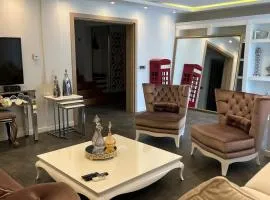 Detached 800 square meter villa with forest view in the city