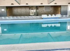 Eiffel Tower View & Pool