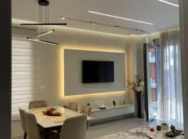 Bashllari's Apartment -10 min walk to Center