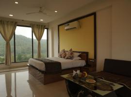 Hotel White Lotus at Ratanpur border, hotel sa Dūngarpur