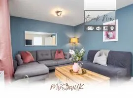 Three BR House By MyStayUK Short Lets & Serviced Accommodation Coventry With Free Parking & Free Wifi