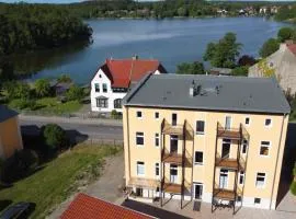 Alt-Berliner Schwanenhof Ferienwohnung EG rechts