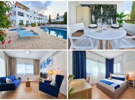 Marina Gardens Luxury 1BR Apt with Pool Views and Private Patio, ξενοδοχείο σε Ktima