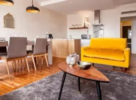 The Canary - Spacious Apartment at Downtown with Views