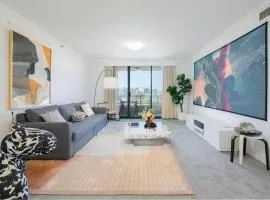 The Arcadia in CBD w Parking Desk Gym Pool